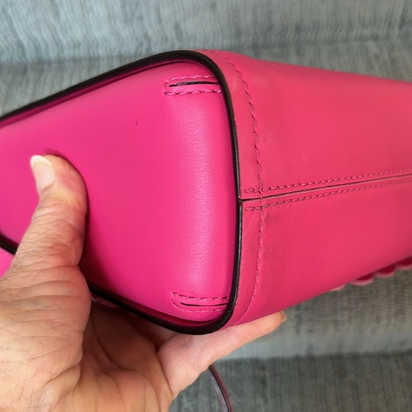 Kate Spade  Scalloped front flap  shoulder bag  Bright pink  Gold tone HW Turn L - Picture 11 of 15